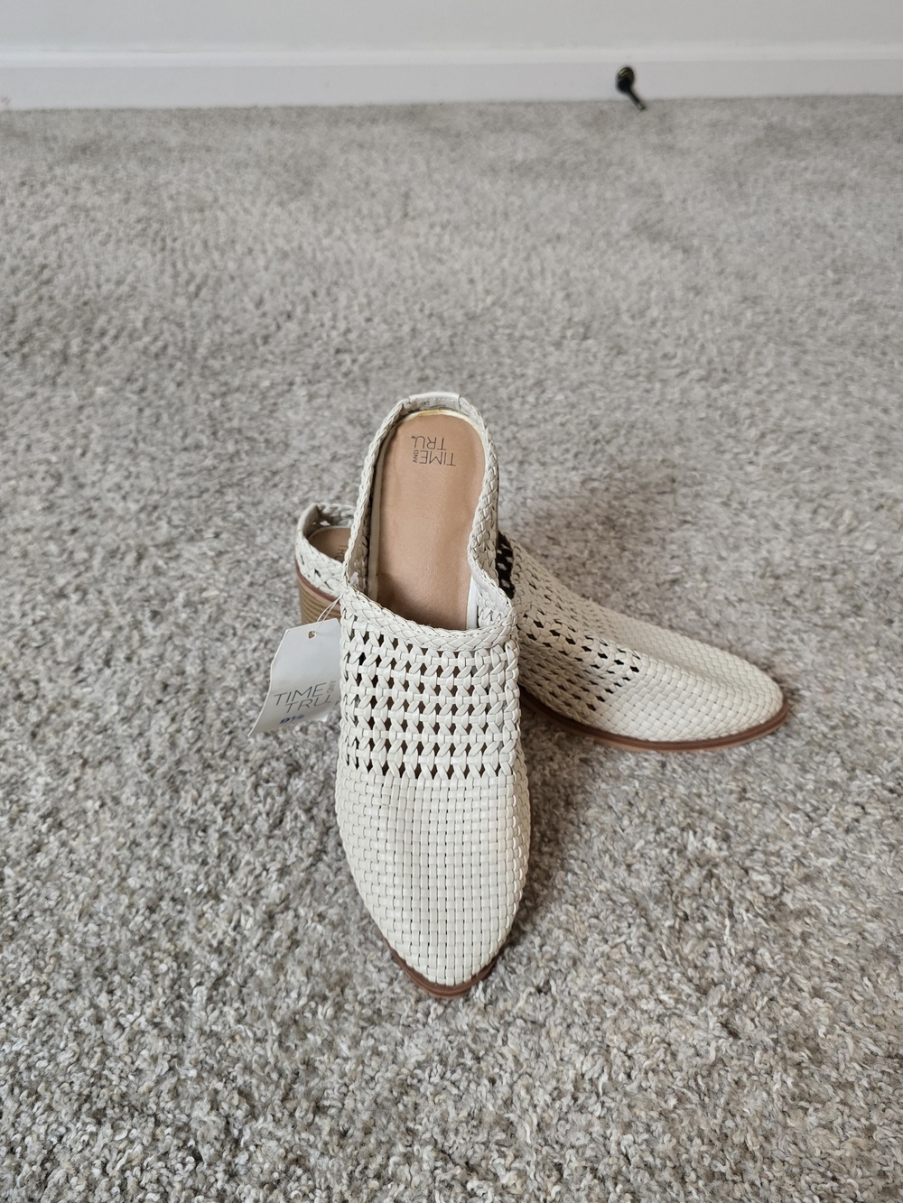 Women’s White Woven Memory Foam Pointed Toe Slip-On Mule 9.5 Old Money, Lux, New